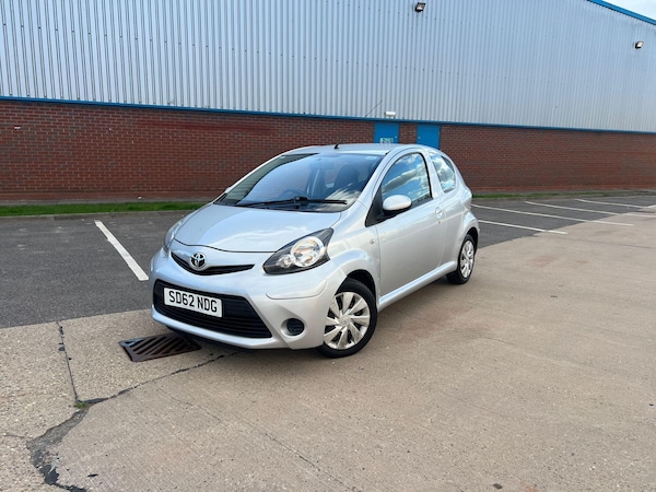 Used Toyota AYGO 2012 for sale - 76072427: Photo 12