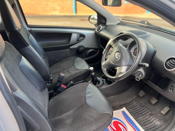 Used Toyota AYGO 2012 for sale - 76072427: Photo 17