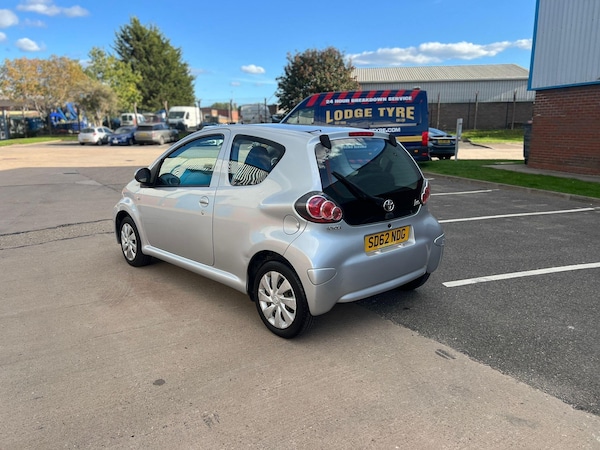 Used Toyota AYGO 2012 for sale - 76072427: Photo 9