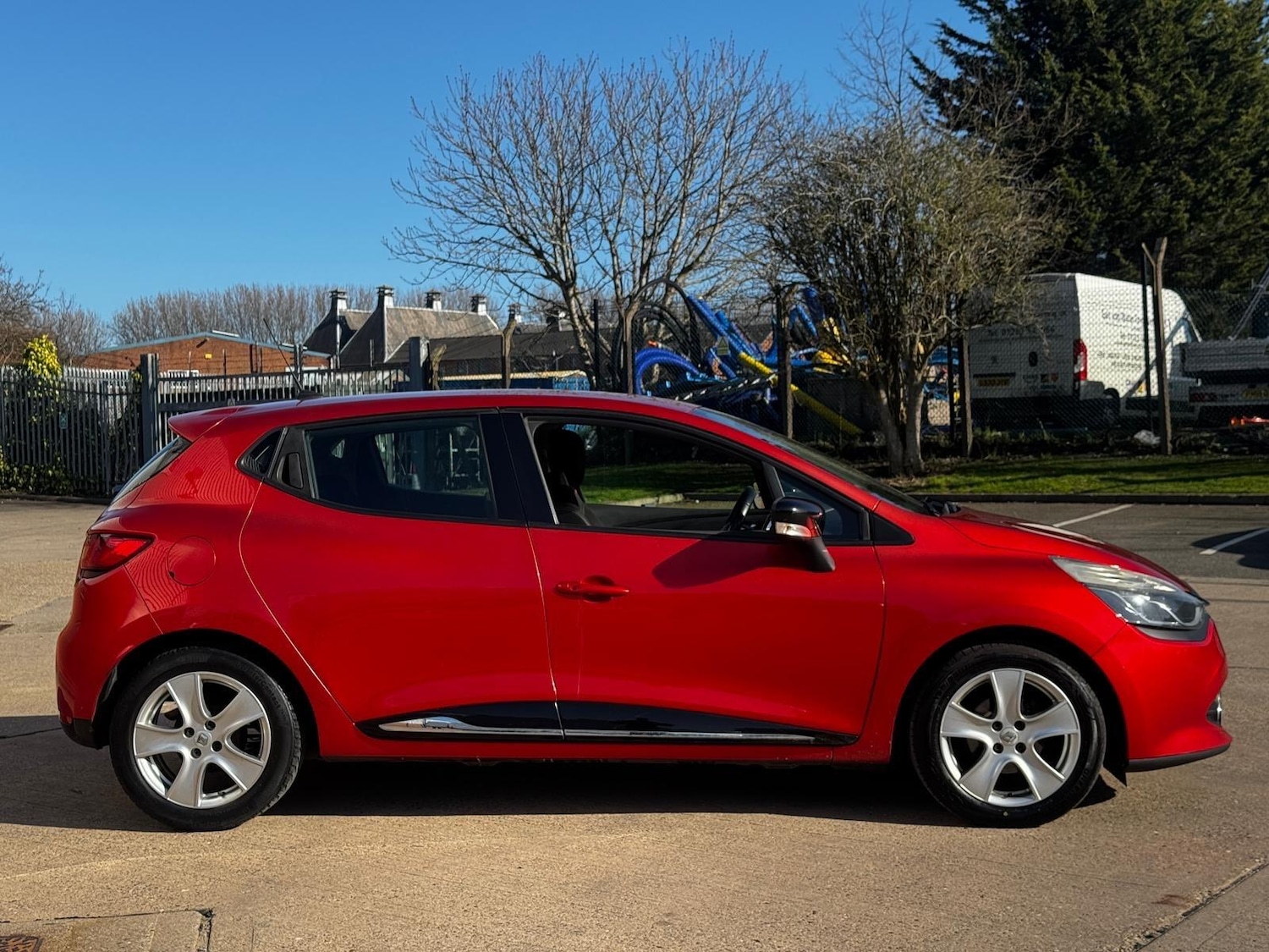 Used Renault Clio 2013 for sale - 77925391: Photo 3