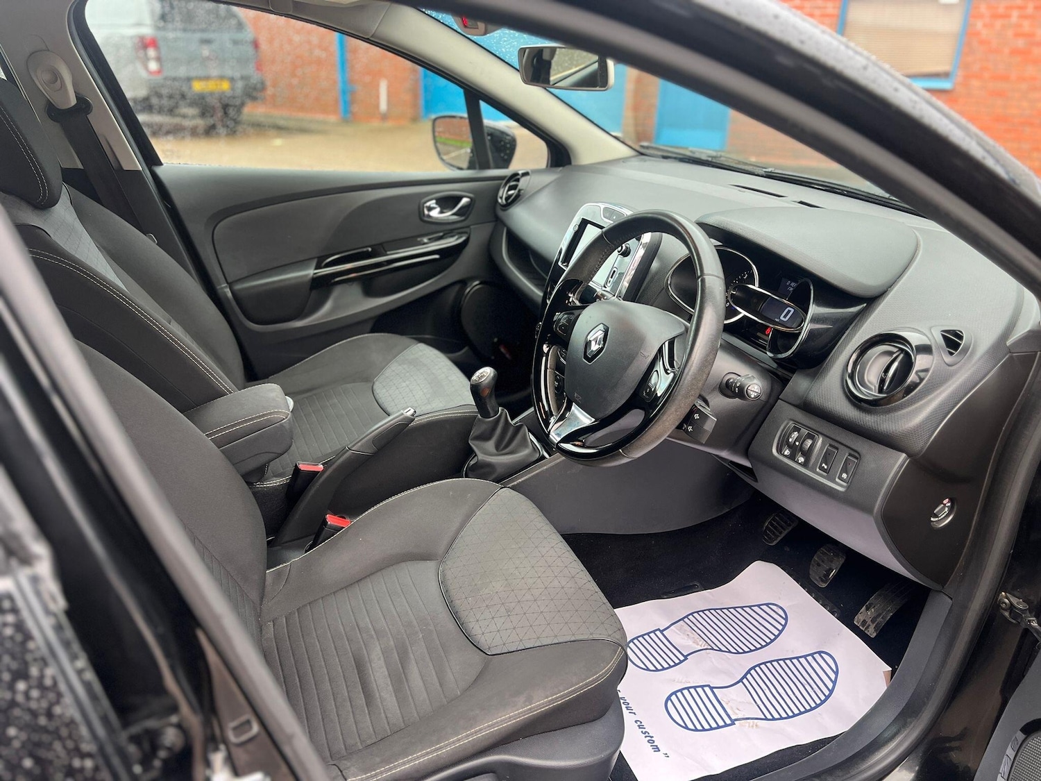 Used Renault Clio 2013 for sale - 76965591: Photo 11