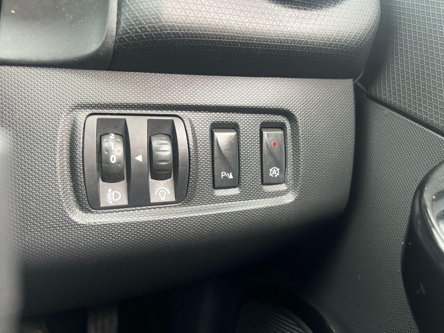 Used Renault Clio 2013 for sale - 76965591: Photo 23