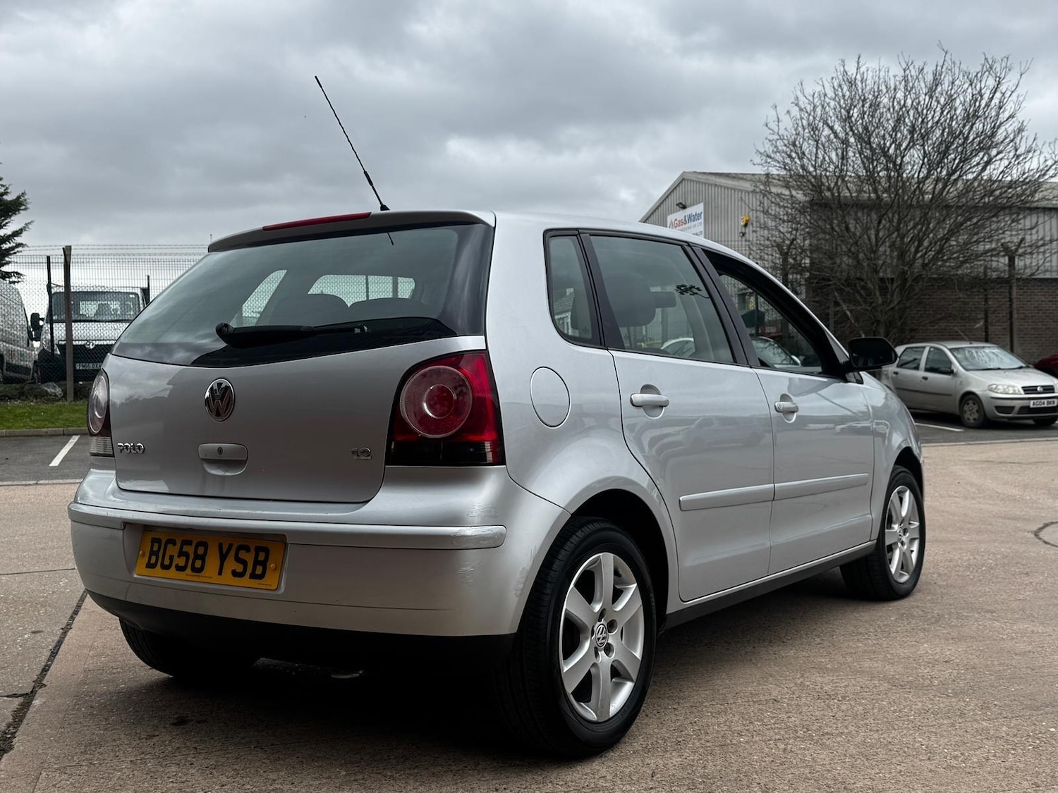 Used Volkswagen Polo 2009 for sale - 77909755: Photo 11