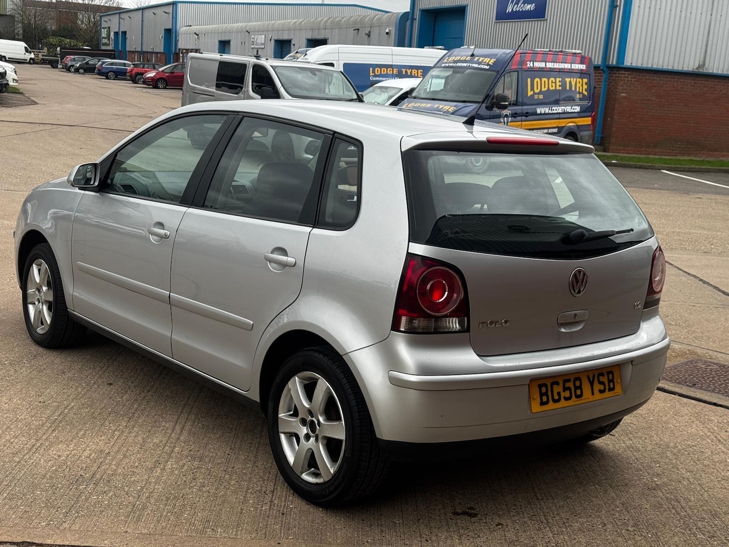 Used Volkswagen Polo 2009 for sale - 77909755: Photo 12