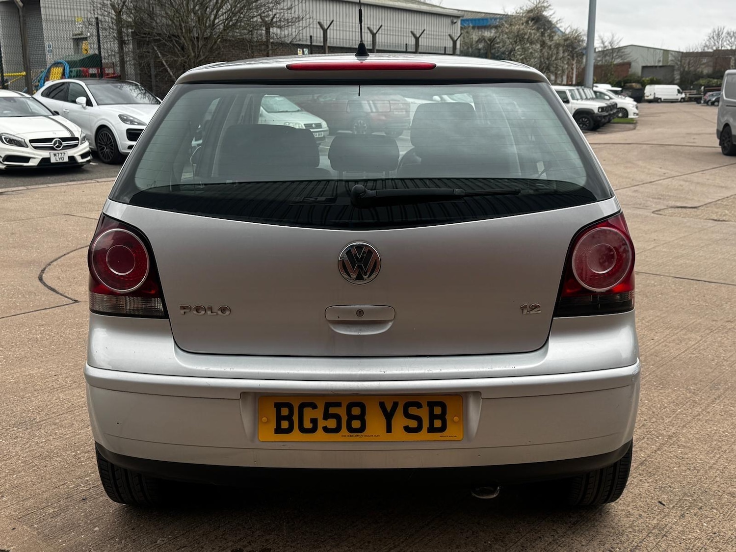 Used Volkswagen Polo 2009 for sale - 77909755: Photo 2