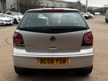 Used Volkswagen Polo 2009 for sale - 77909755: Photo