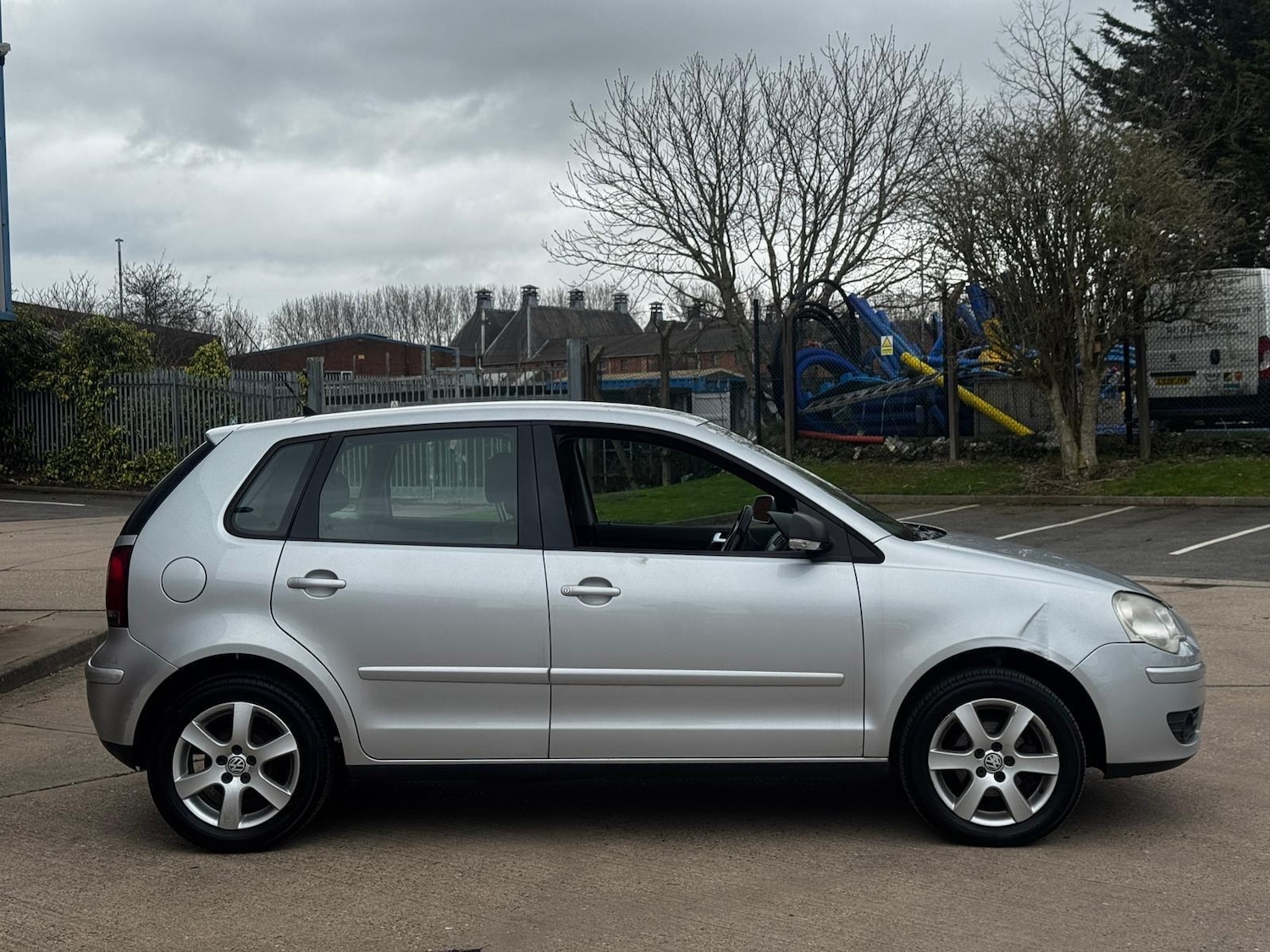 Used Volkswagen Polo 2009 for sale - 77909755: Photo 4