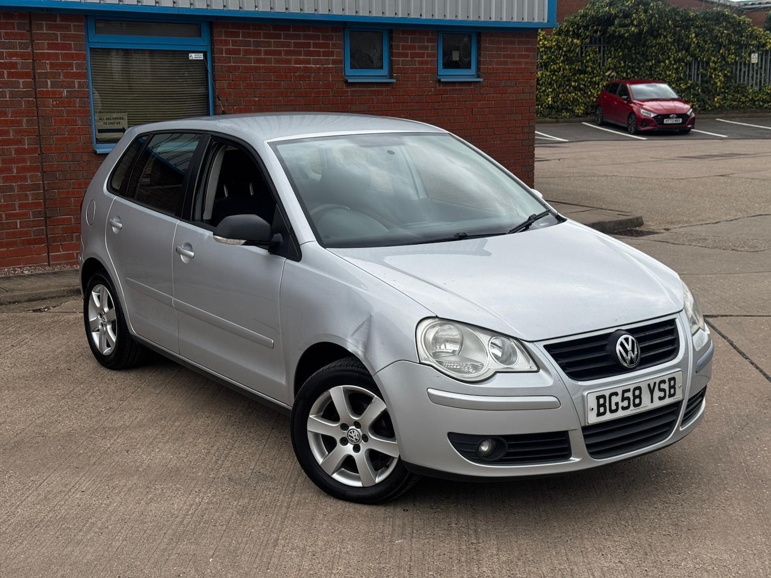 Used Volkswagen Polo 2009 for sale - 77909755: Photo 5