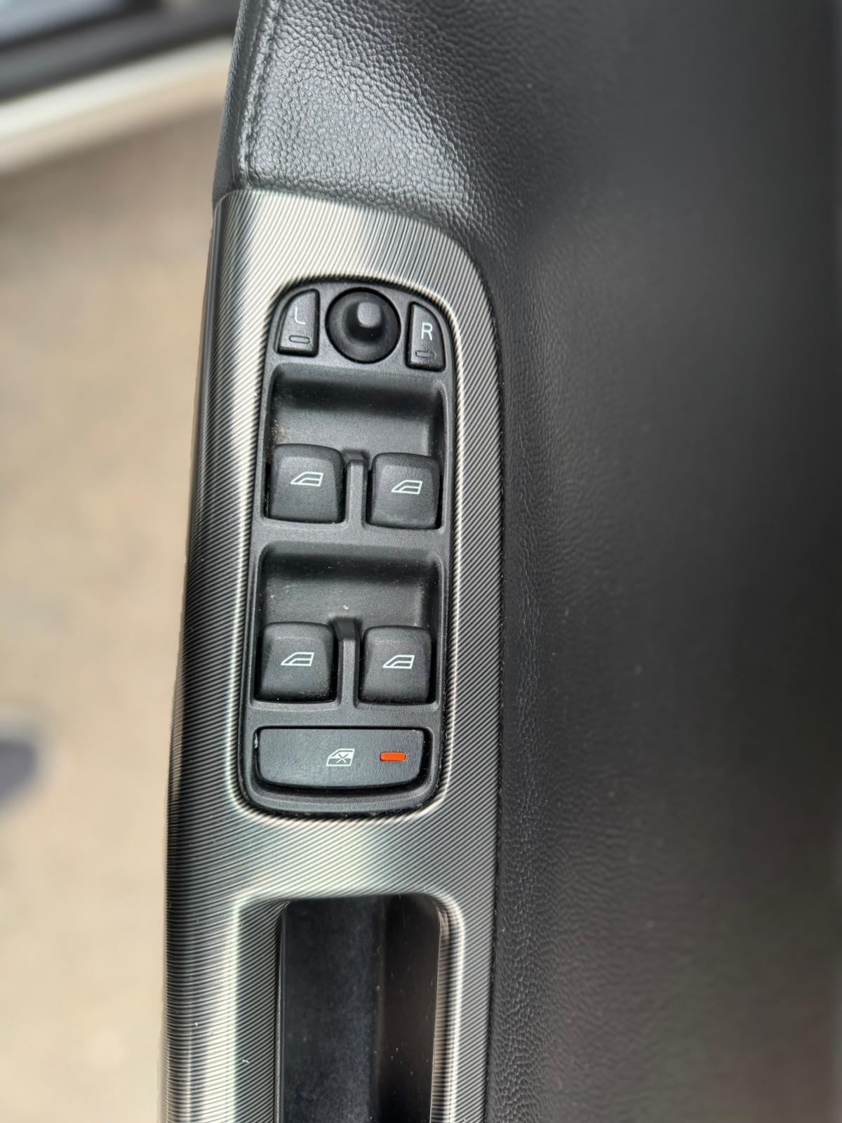 Used Volvo S40 2010 for sale - 76513277: Photo 17