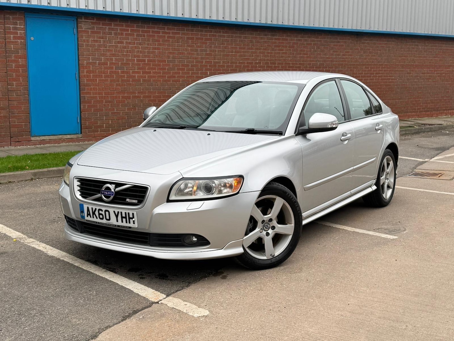 Used Volvo S40 2010 for sale - 76513277: Photo 7