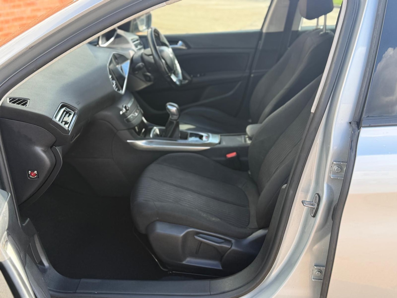 Used Peugeot 308 2014 for sale - 77892102: Photo 13