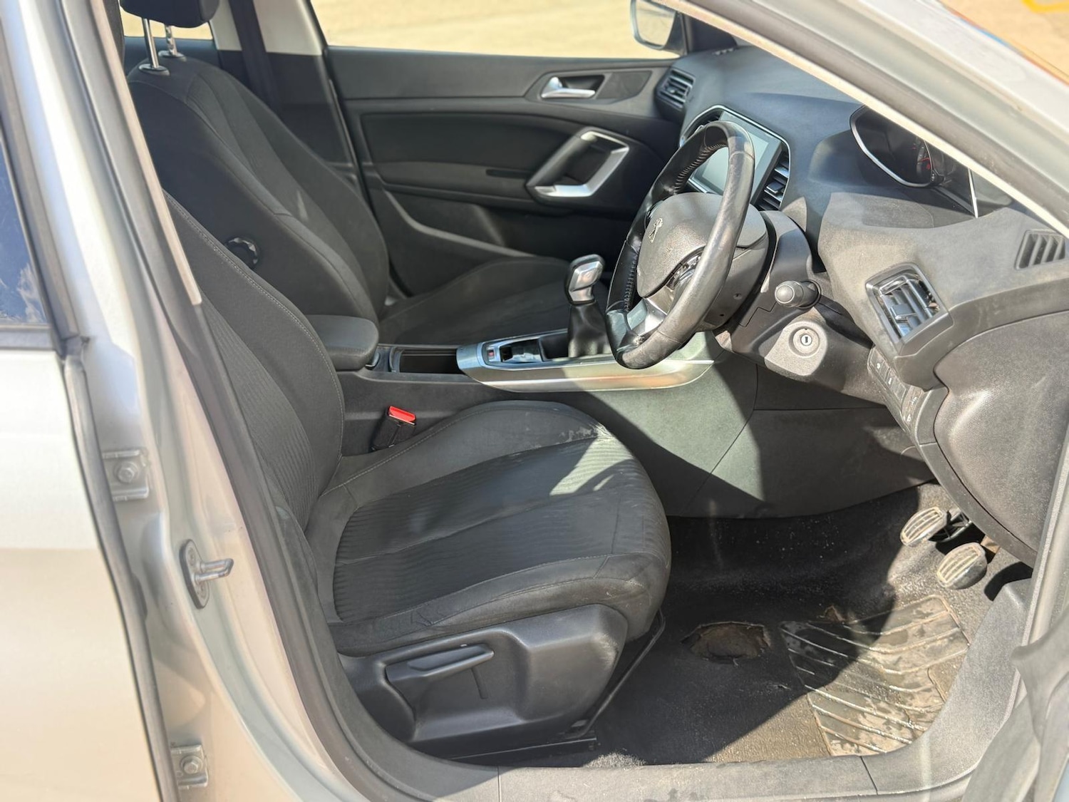Used Peugeot 308 2014 for sale - 77892102: Photo 23