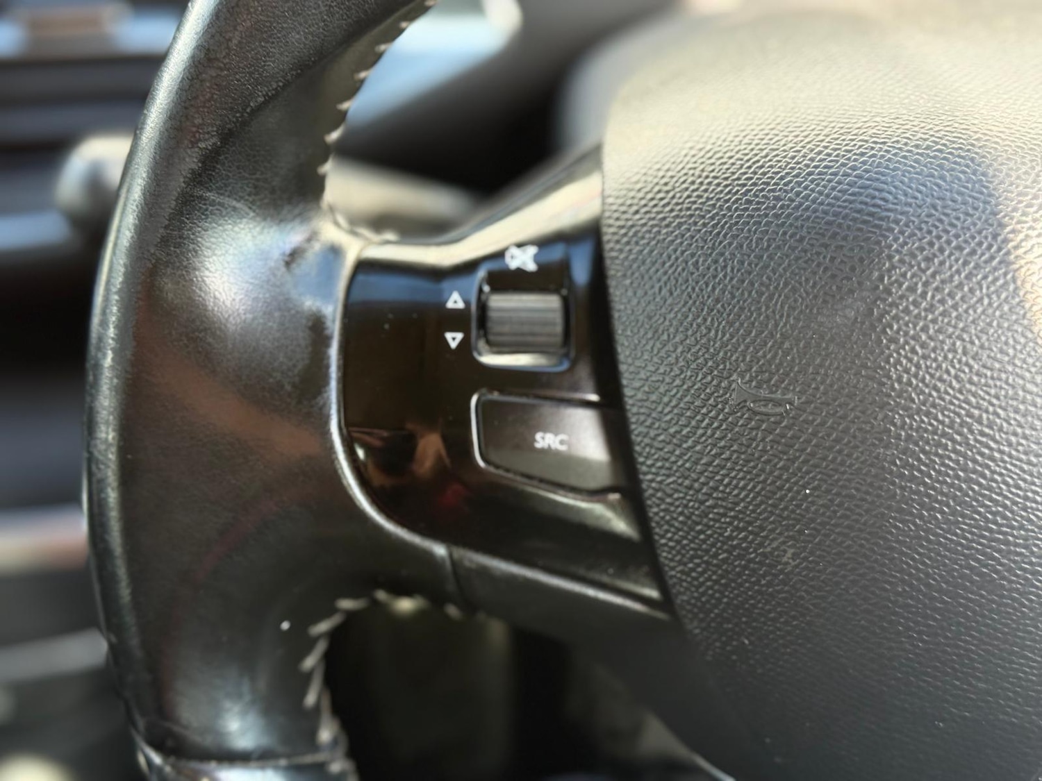 Used Peugeot 308 2014 for sale - 77892102: Photo 26