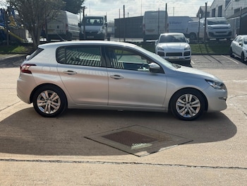 Used Peugeot 308 2014 for sale - 77892102: Photo