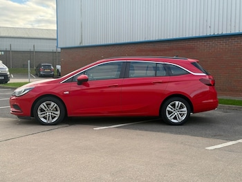 Used Vauxhall Astra 2017 for sale - 76991600: Photo