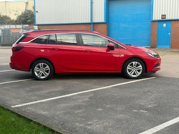 Used Vauxhall Astra 2017 for sale - 76991600: Photo