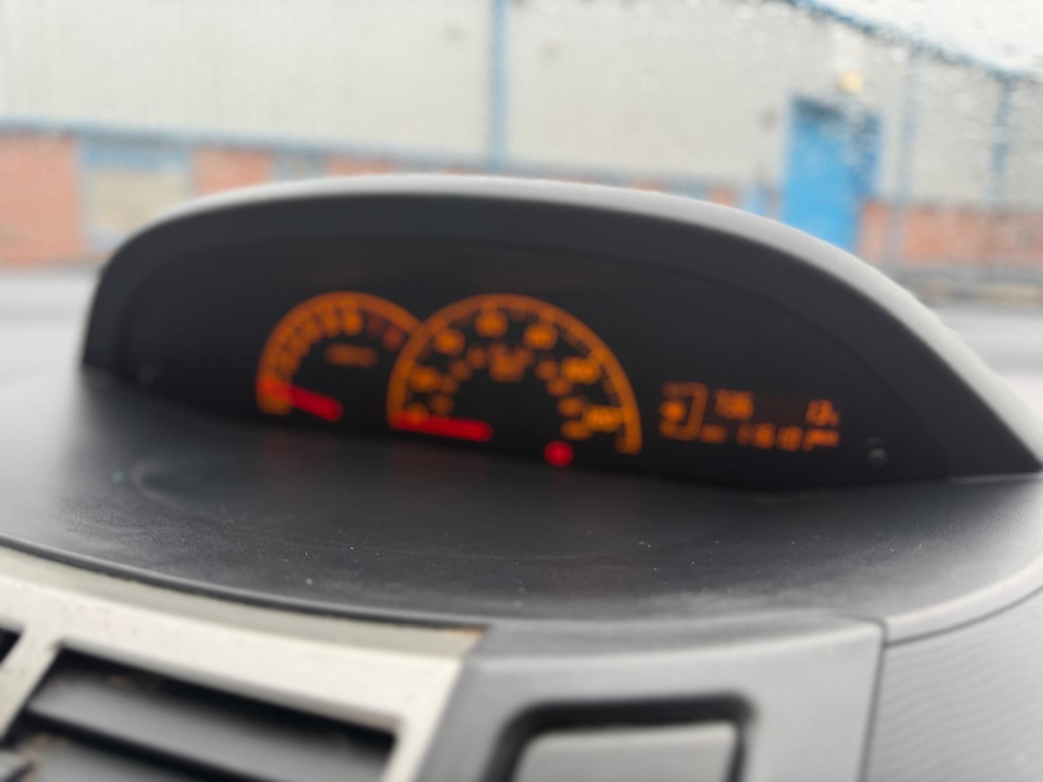 Used Toyota Yaris 2011 for sale - 76992940: Photo 18