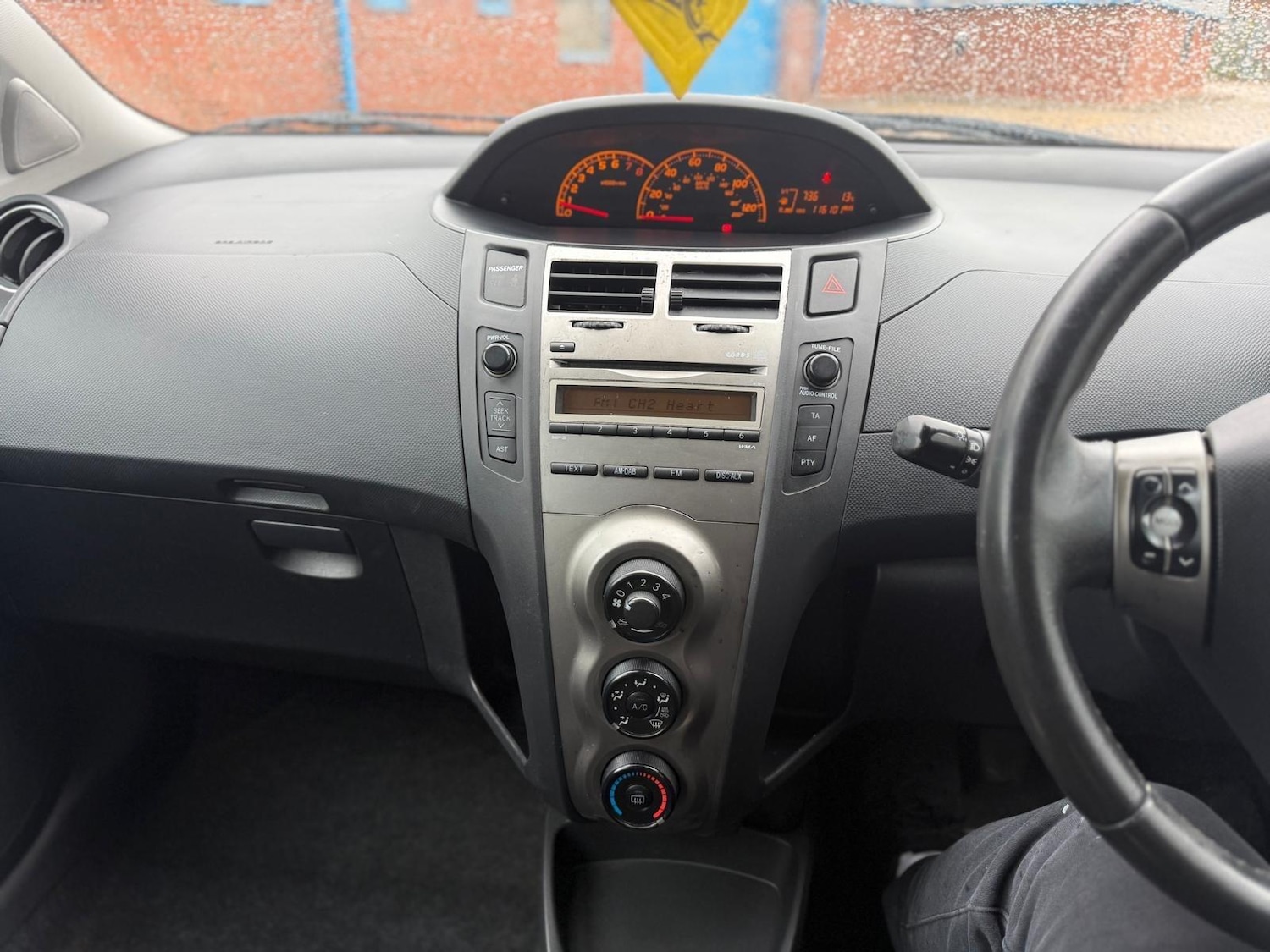 Used Toyota Yaris 2011 for sale - 76992940: Photo 19