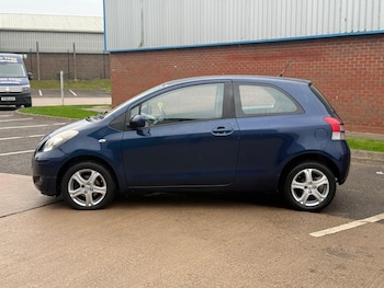 Used Toyota Yaris 2011 for sale - 76992940: Photo
