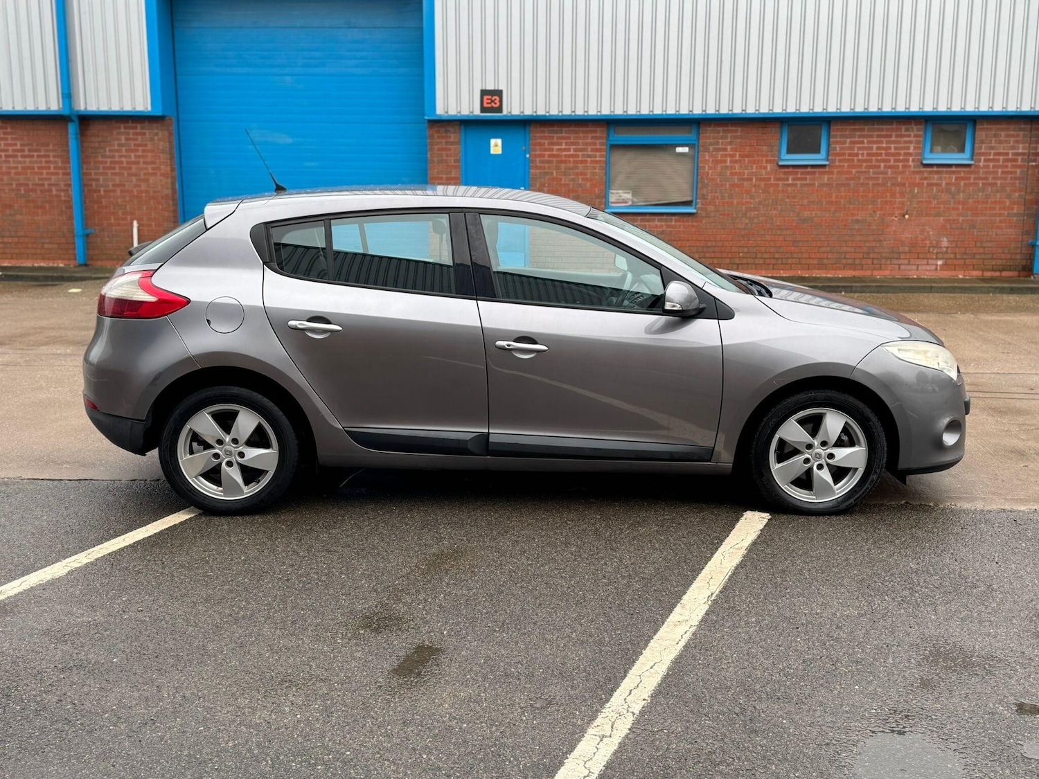 Used Renault Megane 2009 for sale - 77315264: Photo 4