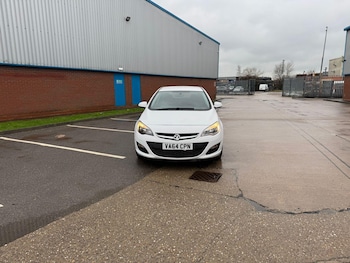 (64) - 1.6 CDTi ecoFLEX Design Euro 6 (s/s) 5dr