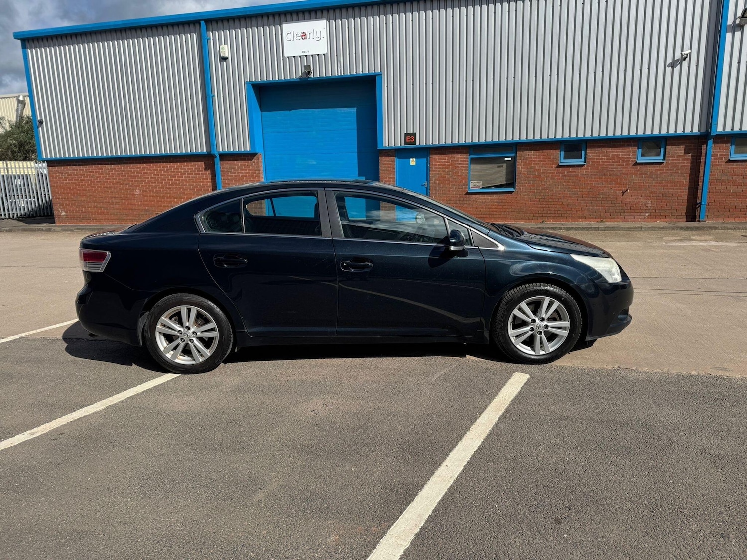 Used Toyota Avensis 2011 for sale - 78141478: Photo 3