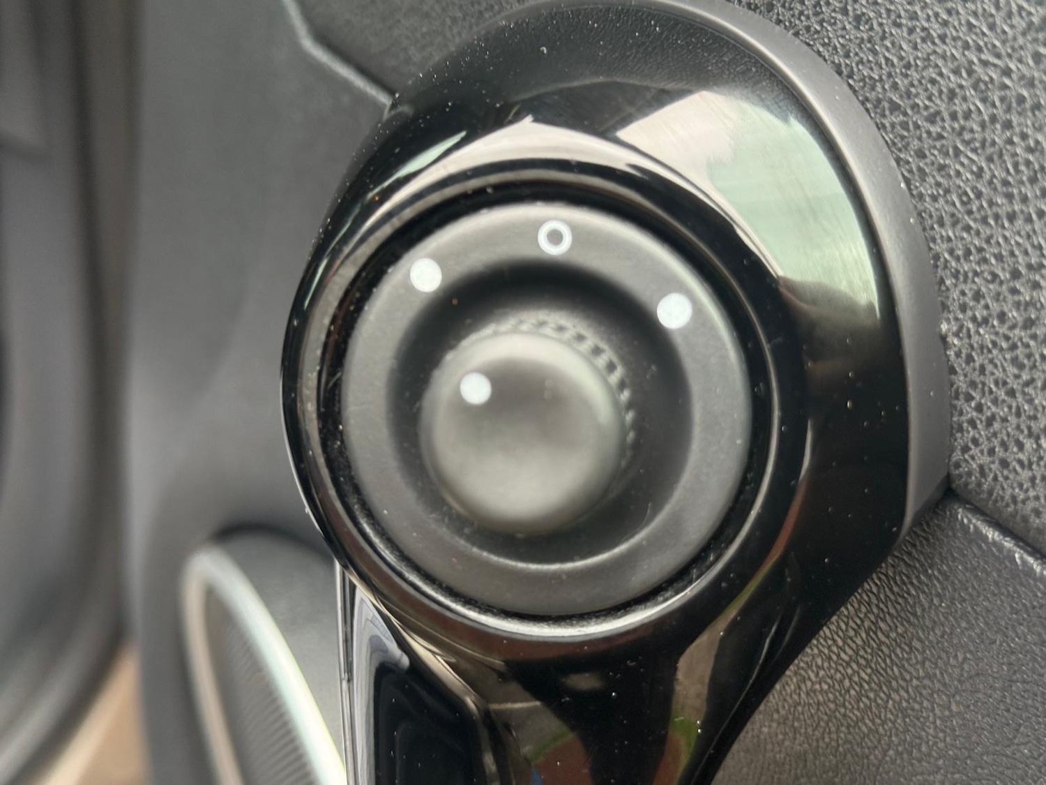 Used Renault Clio 2012 for sale - 76989880: Photo 24