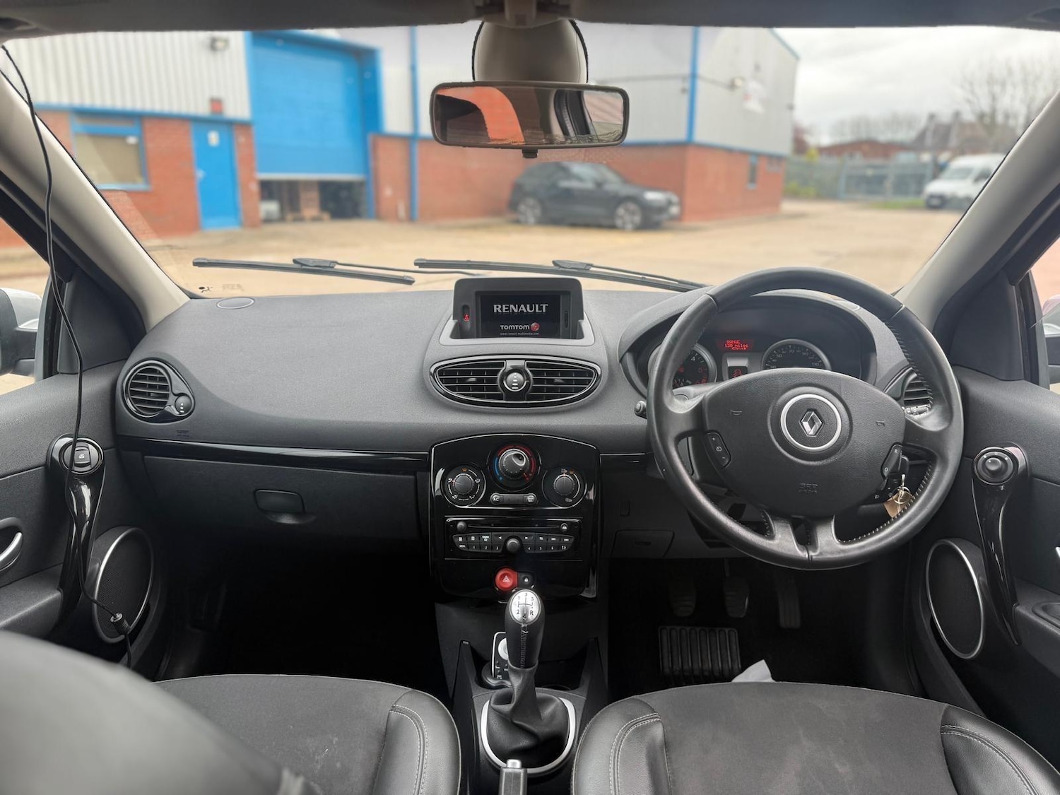 Used Renault Clio 2012 for sale - 76989880: Photo 28