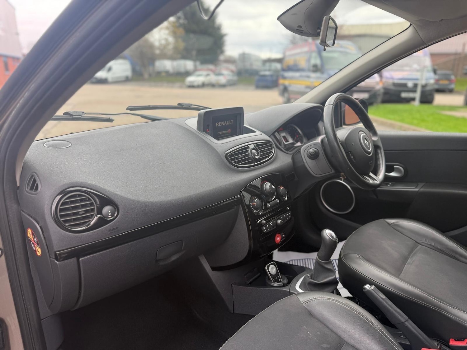 Used Renault Clio 2012 for sale - 76989880: Photo 30