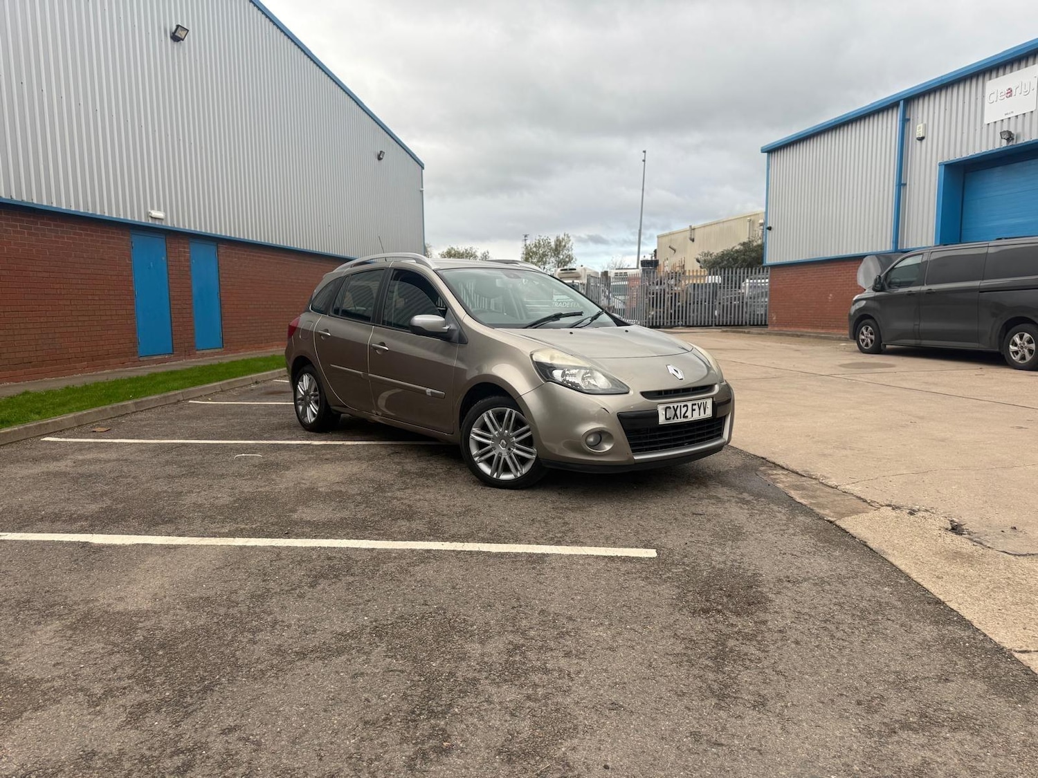 Used Renault Clio 2012 for sale - 76989880: Photo 9