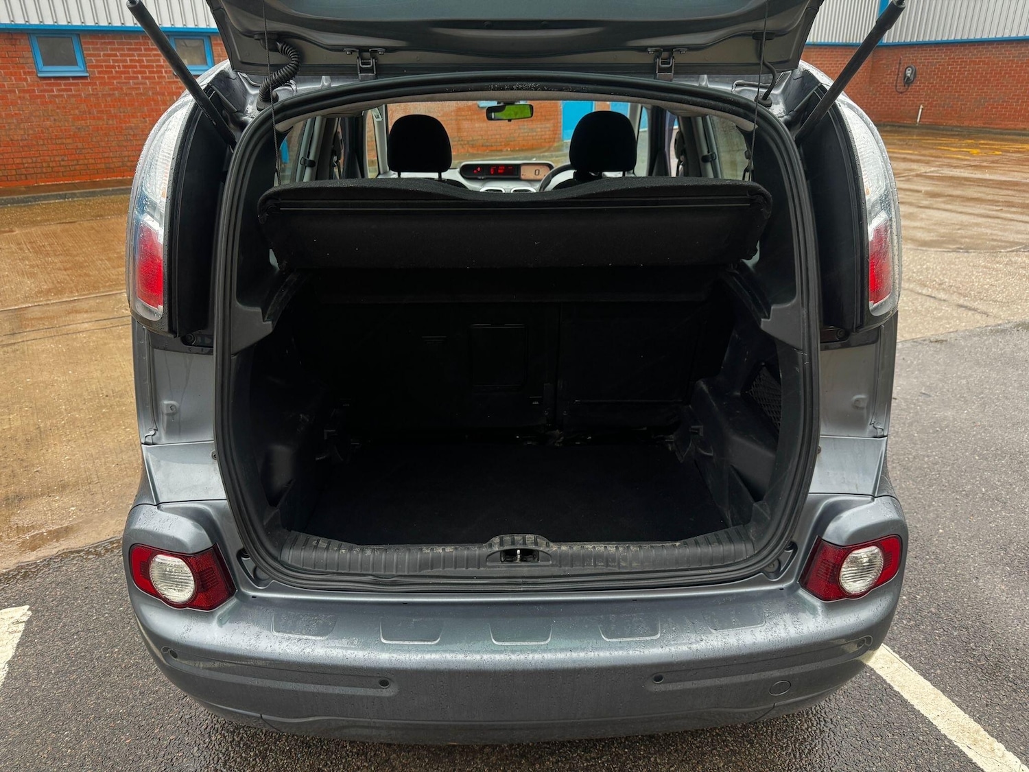 Used Citroen C3 Picasso 2009 for sale - 77344690: Photo 17