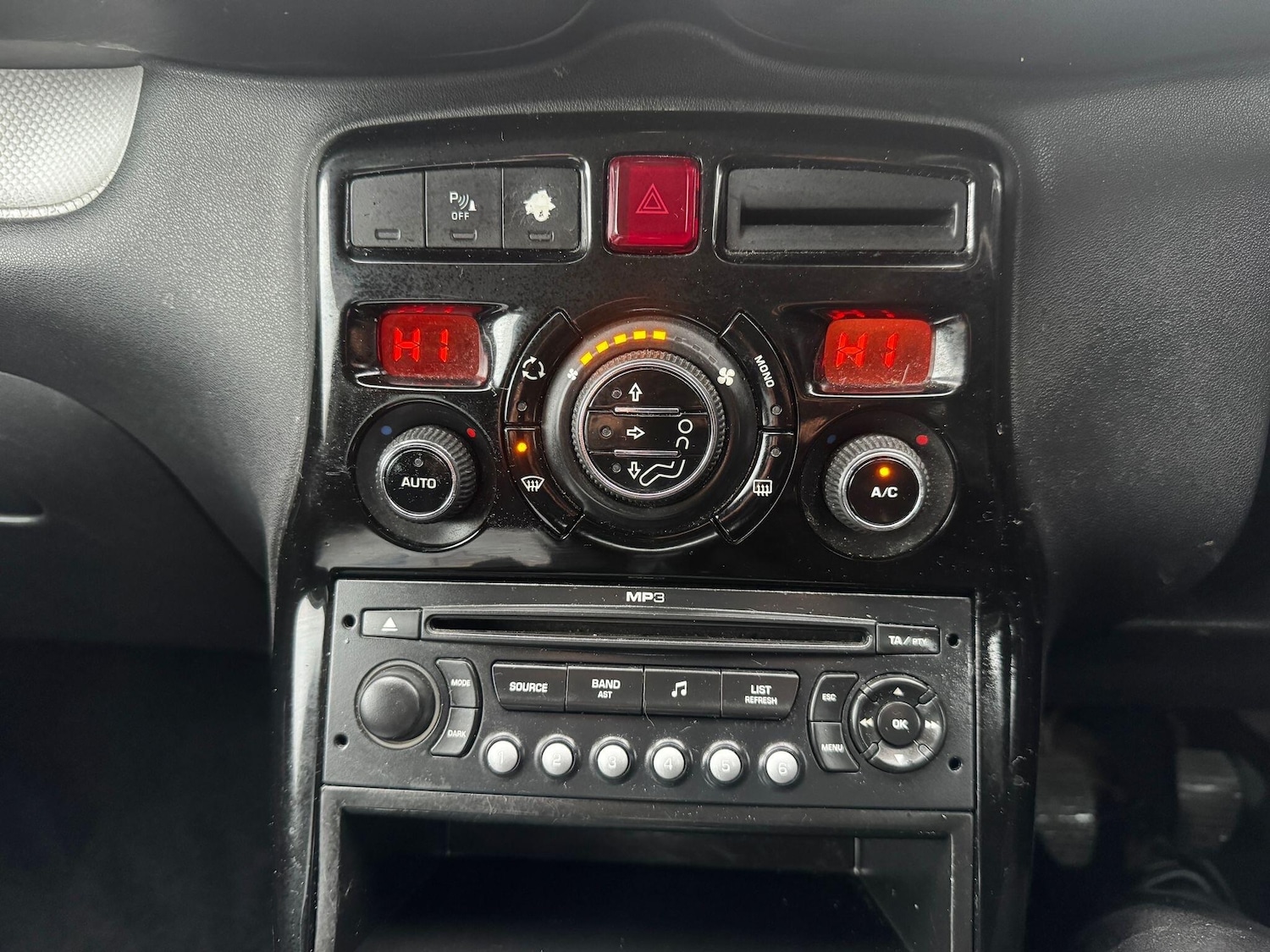 Used Citroen C3 Picasso 2009 for sale - 77344690: Photo 20