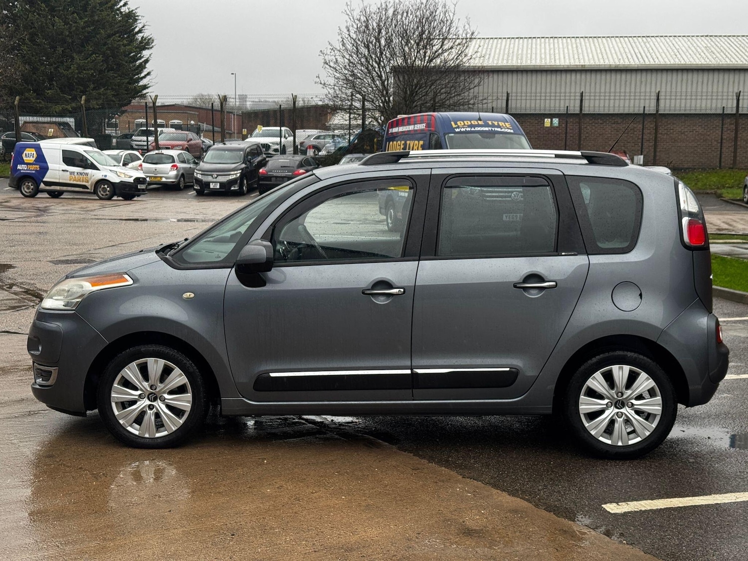Used Citroen C3 Picasso 2009 for sale - 77344690: Photo 6