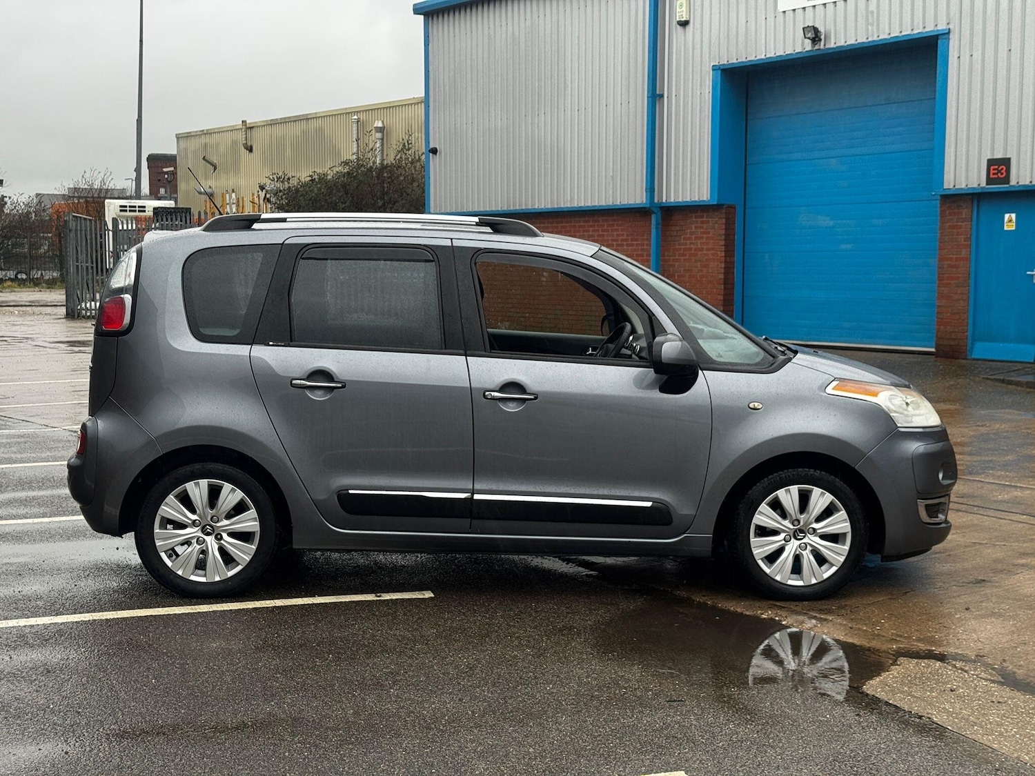 Used Citroen C3 Picasso 2009 for sale - 77344690: Photo 8