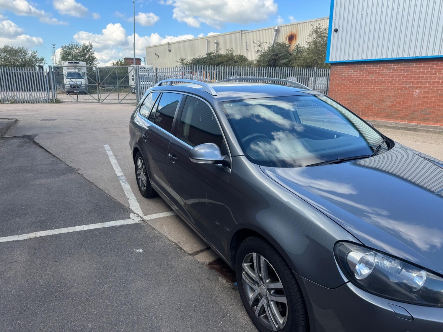 Used Volkswagen Golf 2011 for sale - 76071707: Photo 5