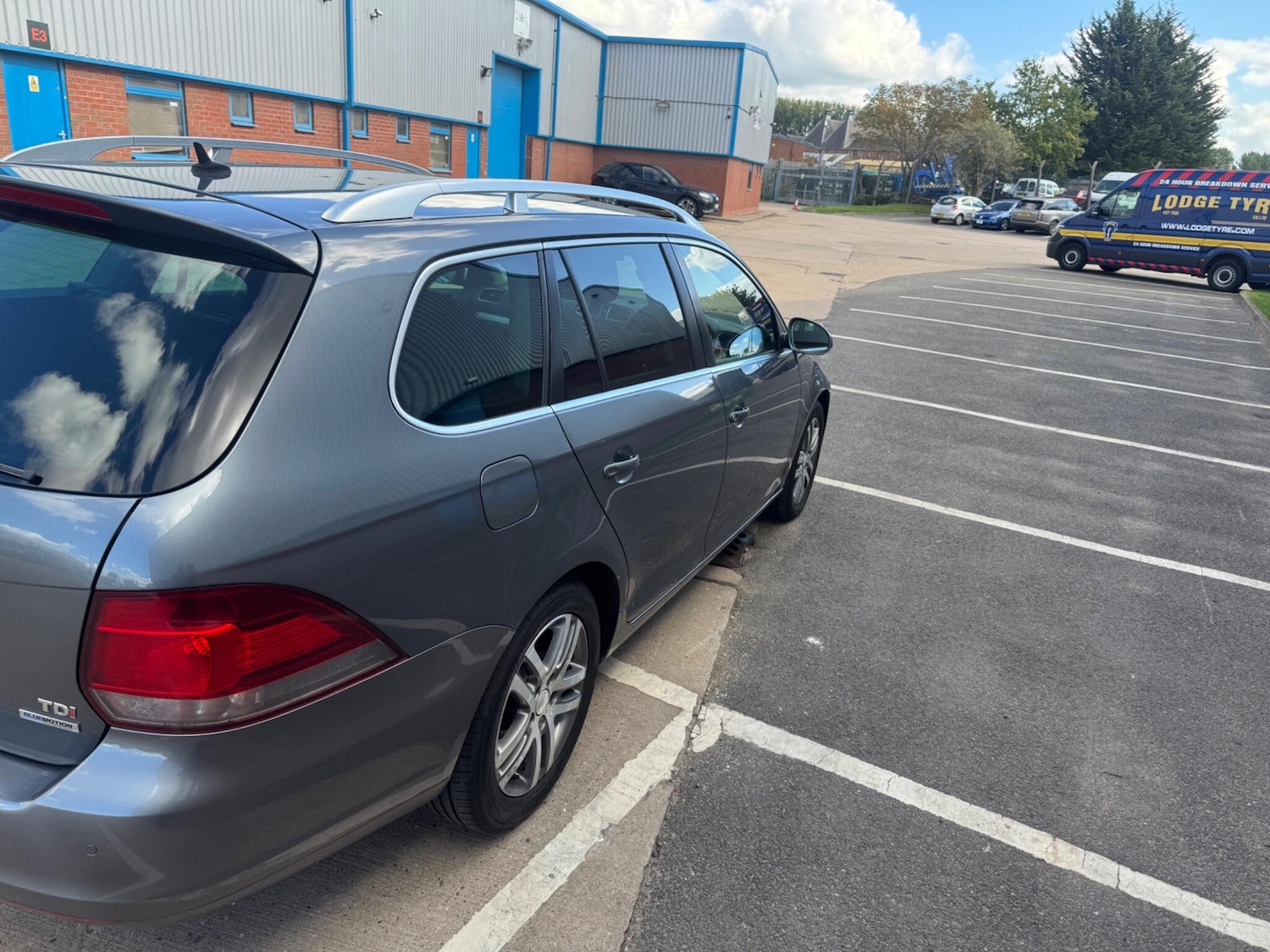 Used Volkswagen Golf 2011 for sale - 76071707: Photo 8