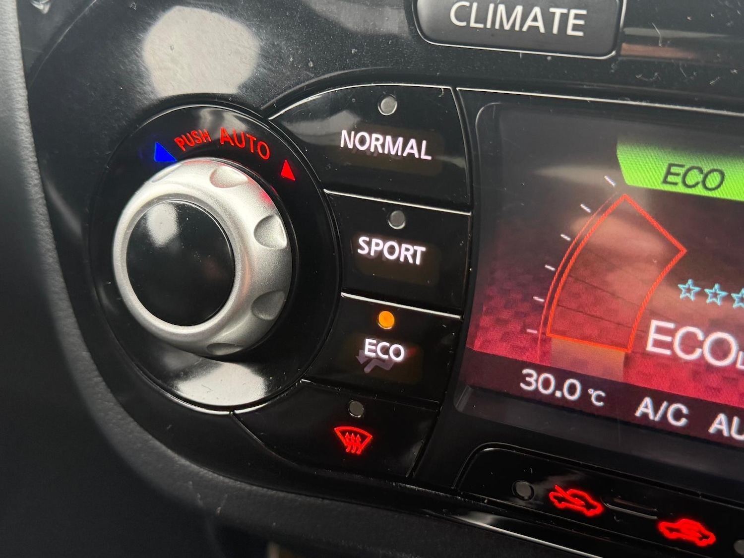 Used Nissan Juke 2015 for sale - 76318248: Photo 35