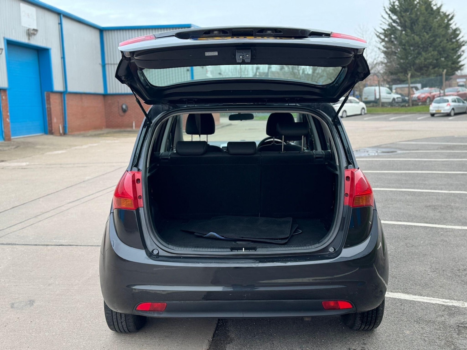 Used Kia Venga 2010 for sale - 77331732: Photo 11