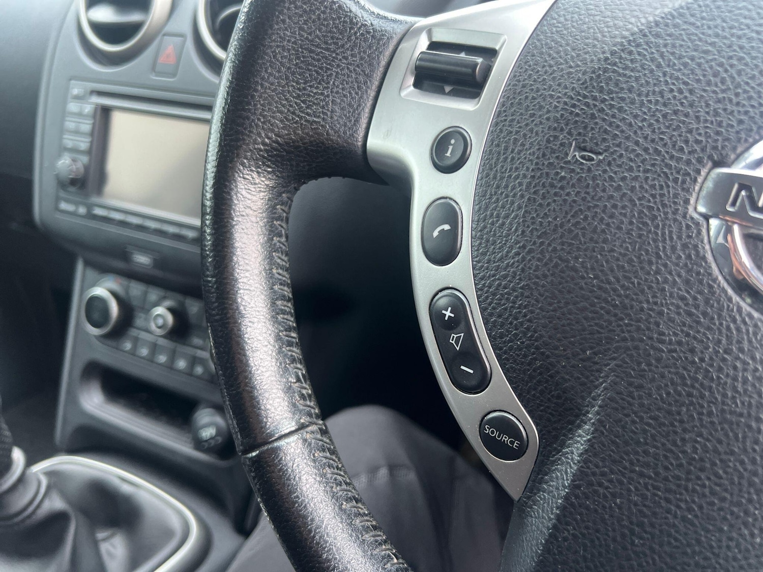 Used Nissan Qashqai 2012 for sale - 76743468: Photo 26