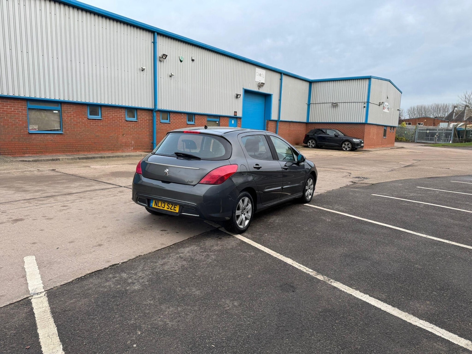 Used Peugeot 308 2013 for sale - 77202718: Photo 11