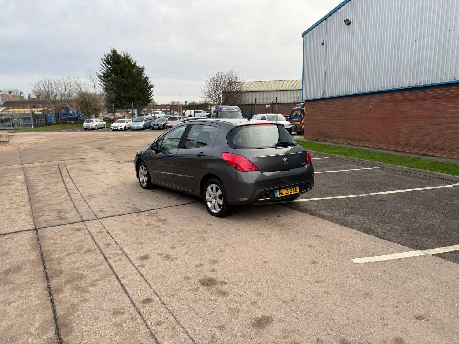 Used Peugeot 308 2013 for sale - 77202718: Photo 12