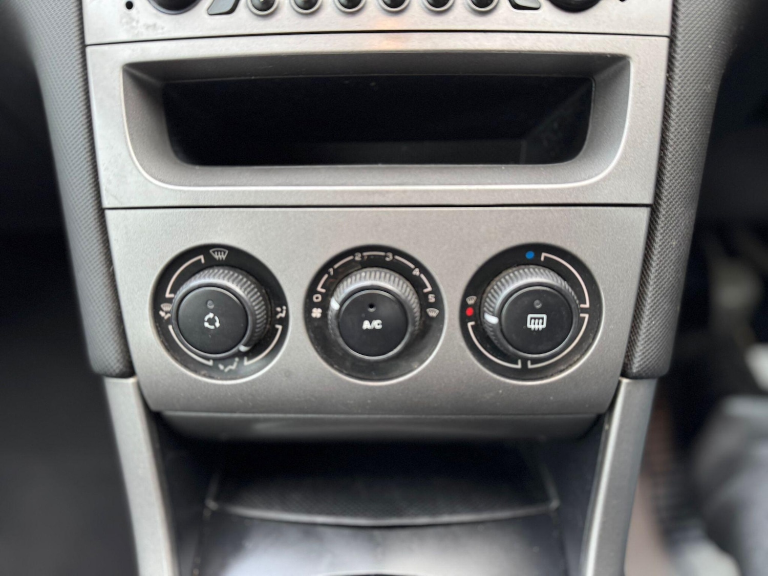 Used Peugeot 308 2013 for sale - 77202718: Photo 22