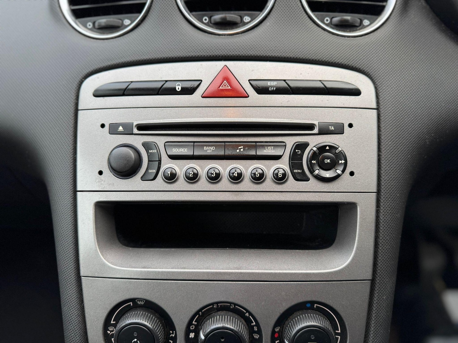 Used Peugeot 308 2013 for sale - 77202718: Photo 24