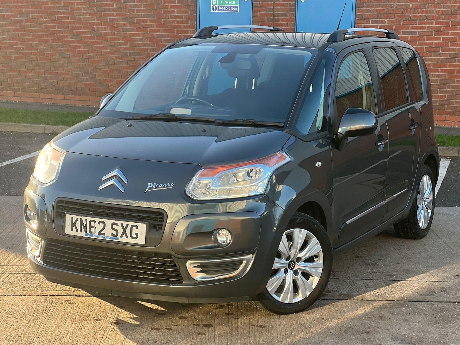 Used Citroen C3 Picasso 2012 for sale - 77097968: Photo 8