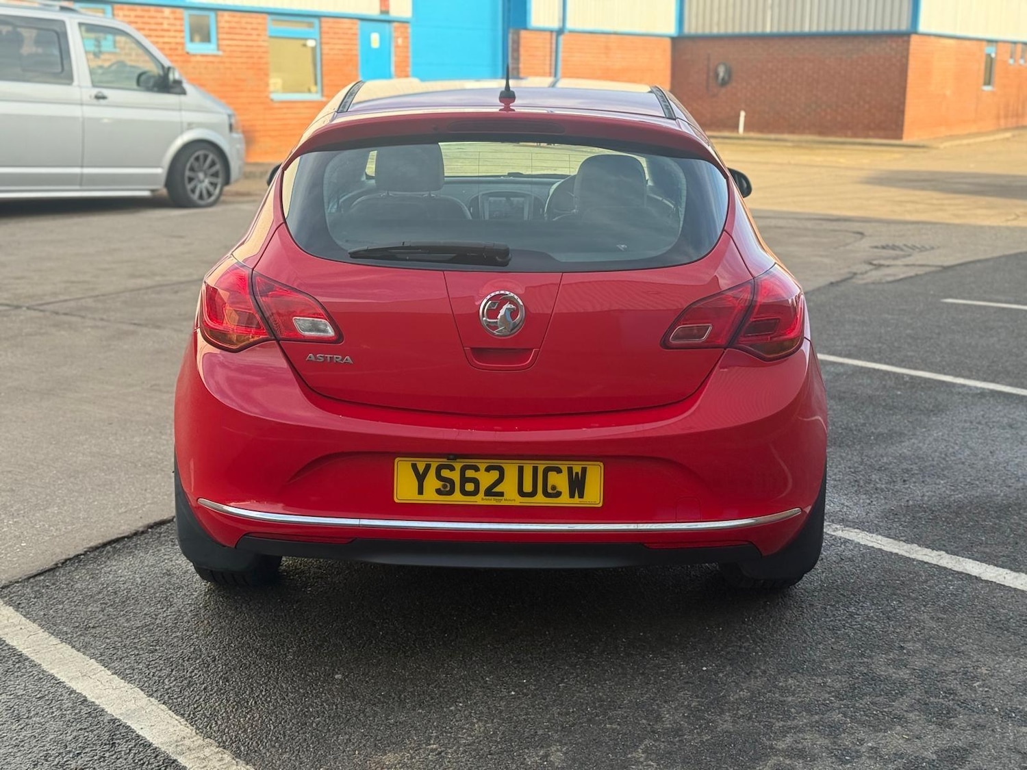 Used Vauxhall Astra 2013 for sale - 76727389: Photo 2