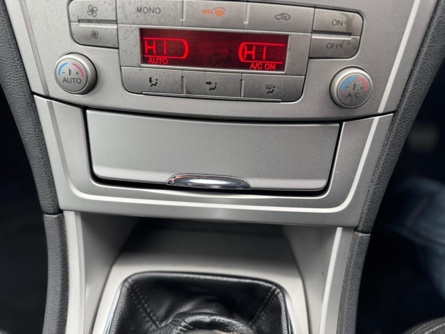 Used Ford Mondeo 2010 for sale - 77538130: Photo 20