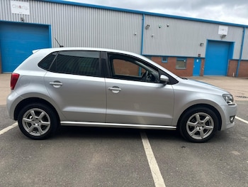 Used Volkswagen Polo 2010 for sale - 75624212: Photo