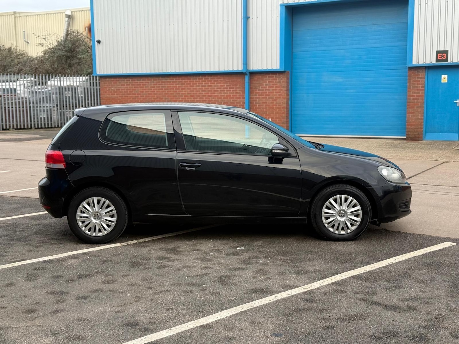 Used Volkswagen Golf 2010 for sale - 77074631: Photo 3