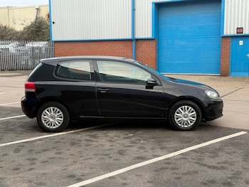 Used Volkswagen Golf 2010 for sale - 77074631: Photo