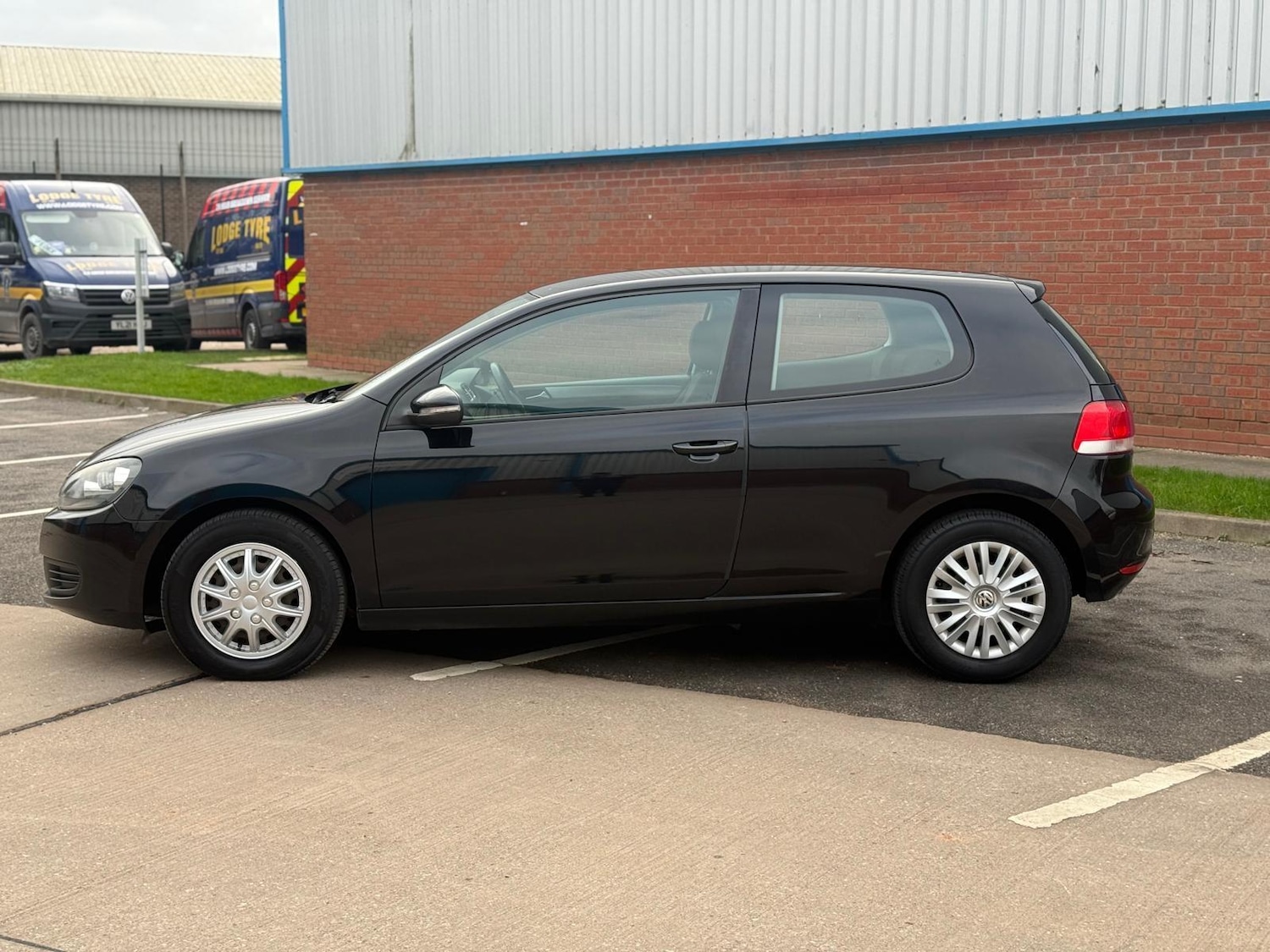 Used Volkswagen Golf 2010 for sale - 77074631: Photo 4